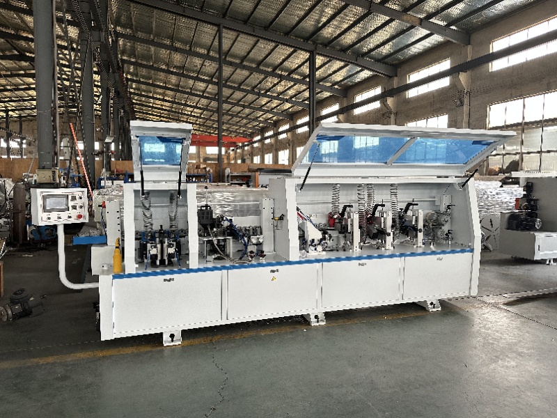 RG550SY automatic edge banding machine left-front view