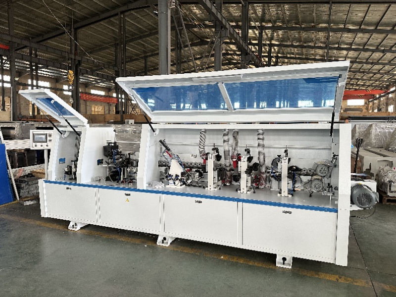 RG550SY automatic edge banding machine right-front view